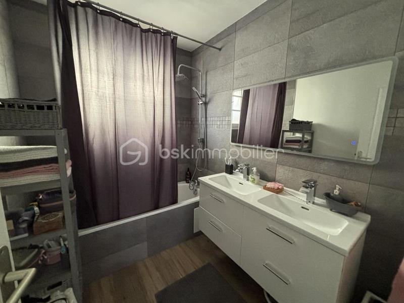 Maison traditionnelle - 110 m² - 5 pièces