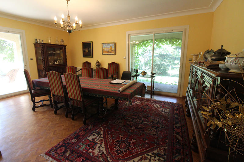 Mas - 550 m² - 10 pièces