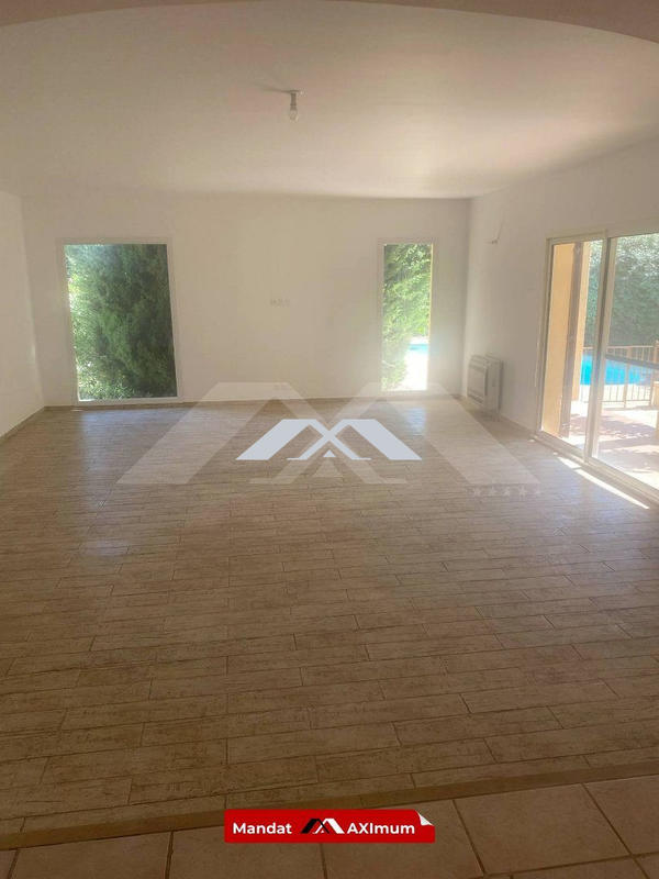 Maison - 202 m² - 6 pièces