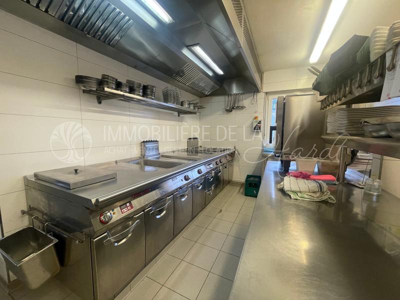 Local d'activités - 260 m² - 10 pièces