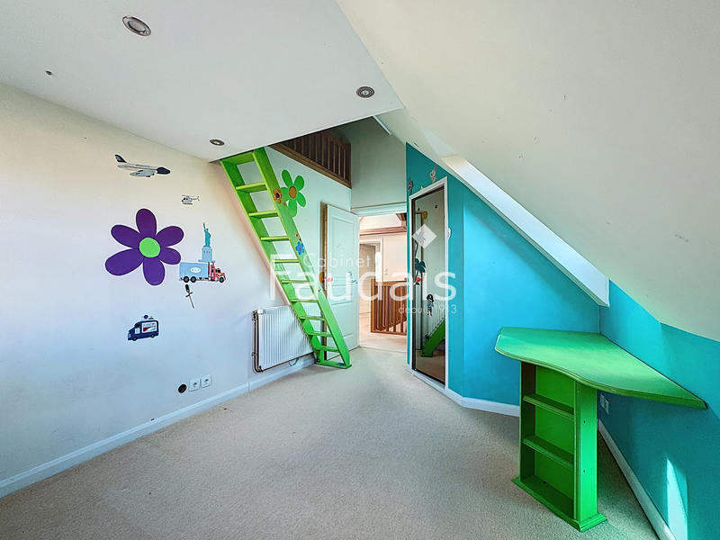 Maison - 189 m² - 6 pièces