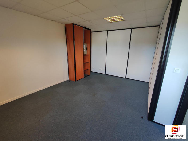 Bureau - 75 m²