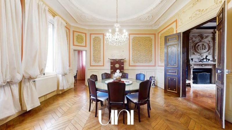 Château - 700 m² - 19 pièces