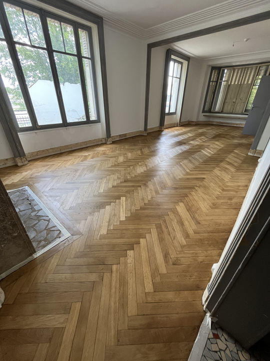 Maison bourgeoise - 300 m² - 12 pièces