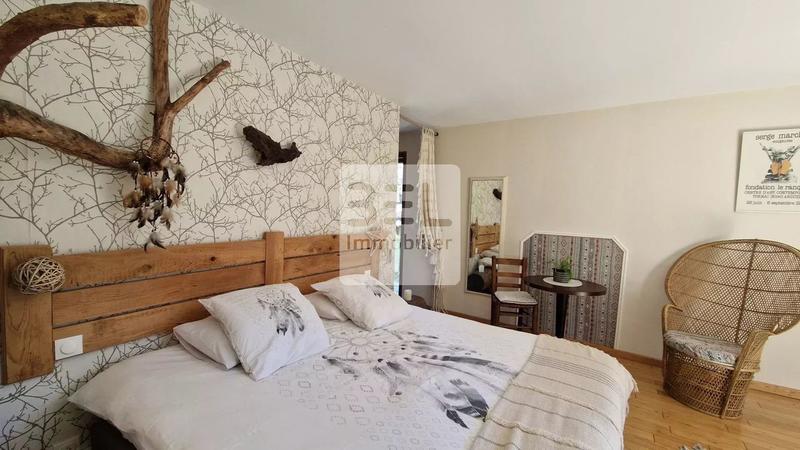 Propriété - 750 m² - 25 pièces