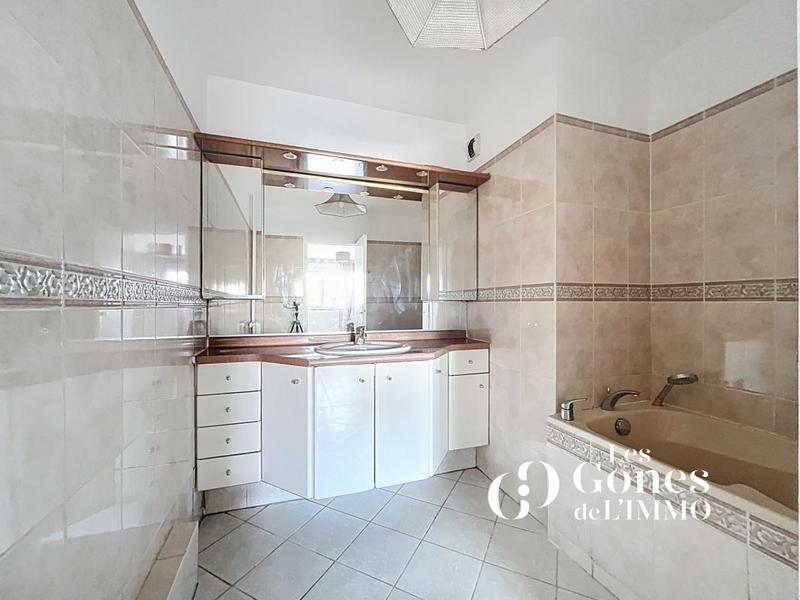 Appartement - 101 m² - 4 pièces