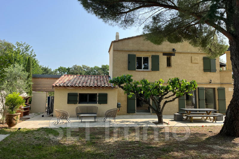 Maison - 210 m² - 7 pièces