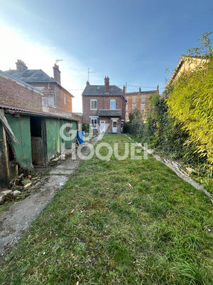 Maison - 90 m² - 5 pièces