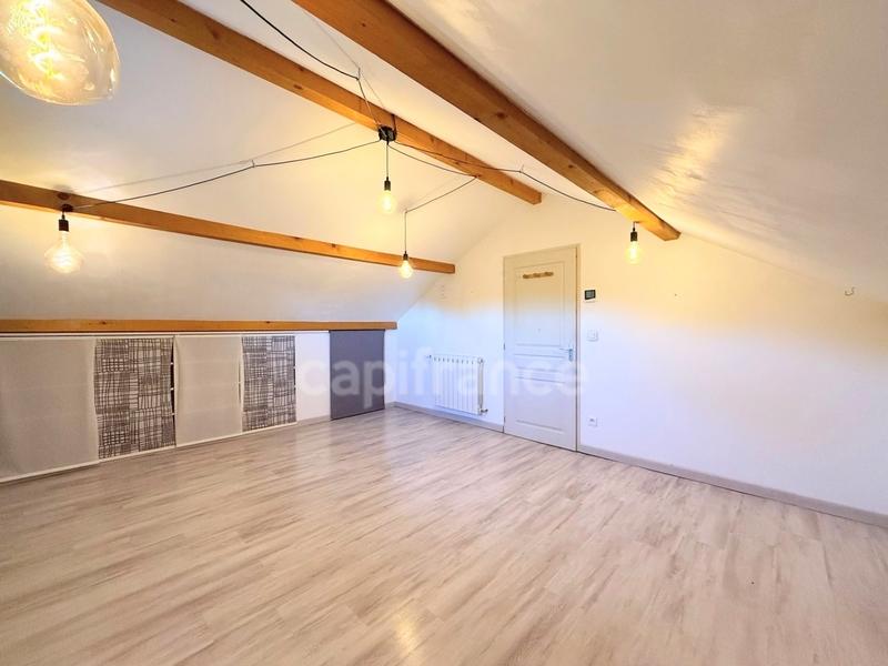 Maison - 211 m² - 9 pièces