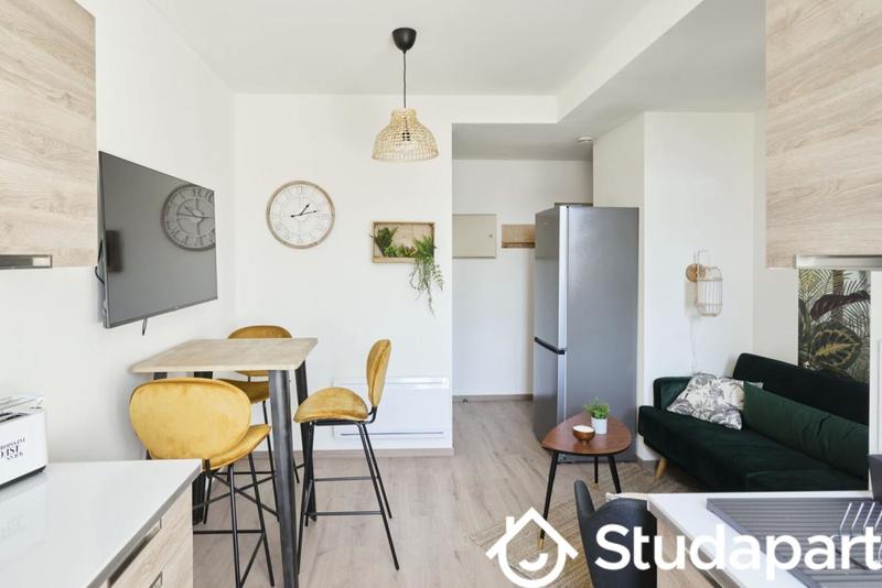 Chambre - 11 m² - 1 pièce