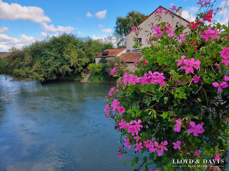 Maison - 272 m² - 8 pièces