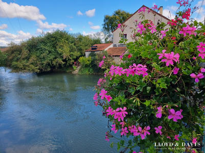 Maison - 272 m² - 8 pièces