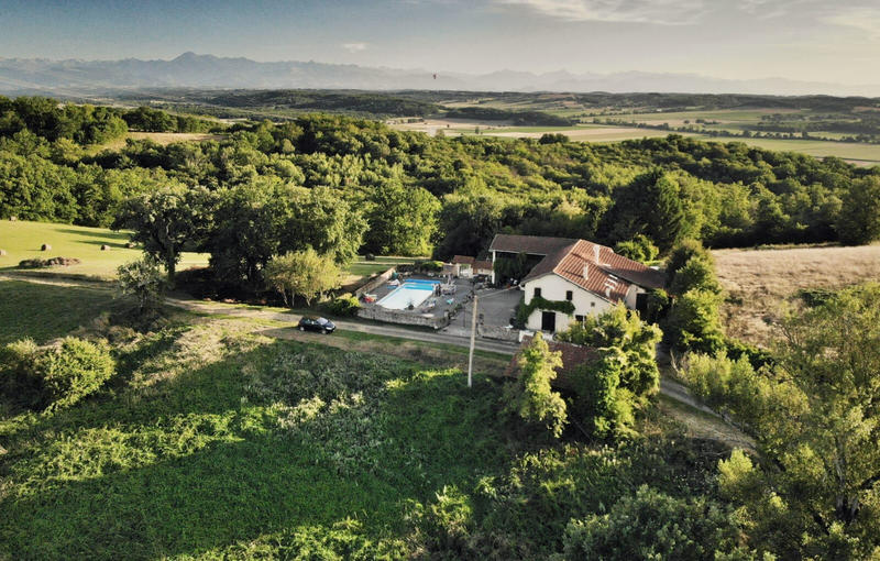 Maison - 320 m² - 12 pièces