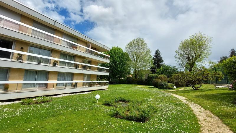 Appartement - 125 m² - 5 pièces