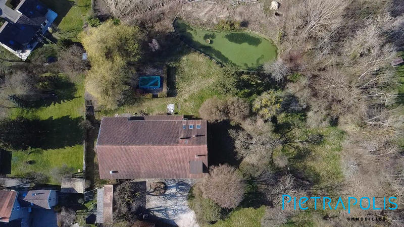 Maison - 850 m² - 12 pièces