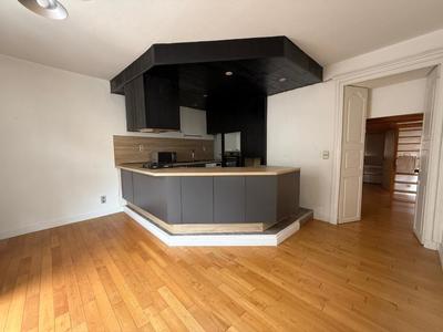 Appartement ancien - 86 m² - 2 pièces