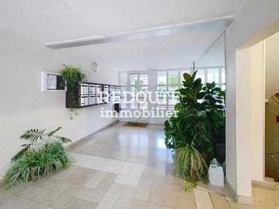 Appartement - 96 m² - 5 pièces