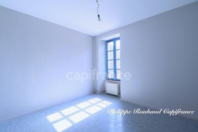 Maison - 220 m² - 11 pièces