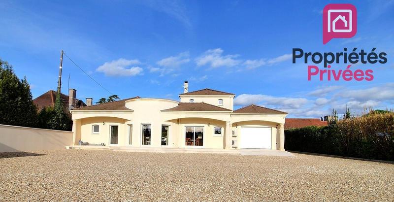 Propriété - 195 m² - 7 pièces