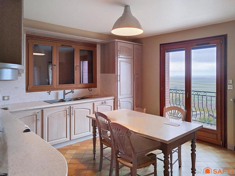 Maison - 301 m² - 10 pièces