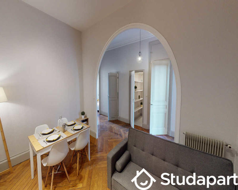 Chambre - 80 m² - 1 pièce