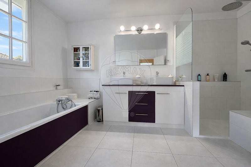 Maison - 147 m² - 7 pièces