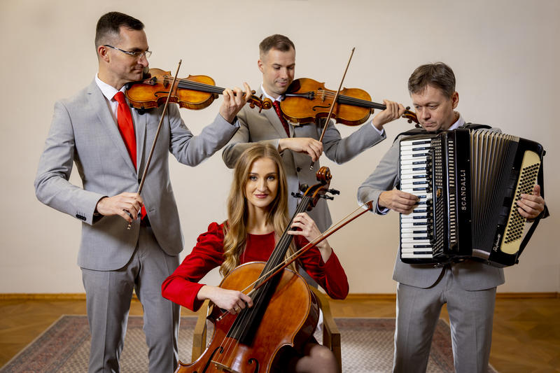 Stellar Quartet = Hommage à Vivaldi