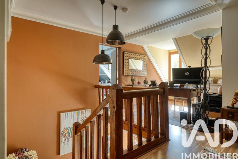 Maison - 180 m² - 6 pièces