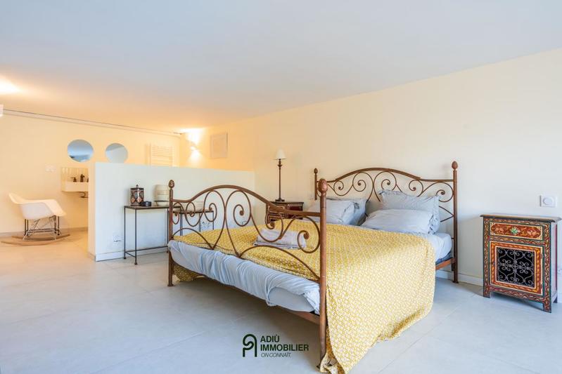 Villa - 300 m² - 7 pièces