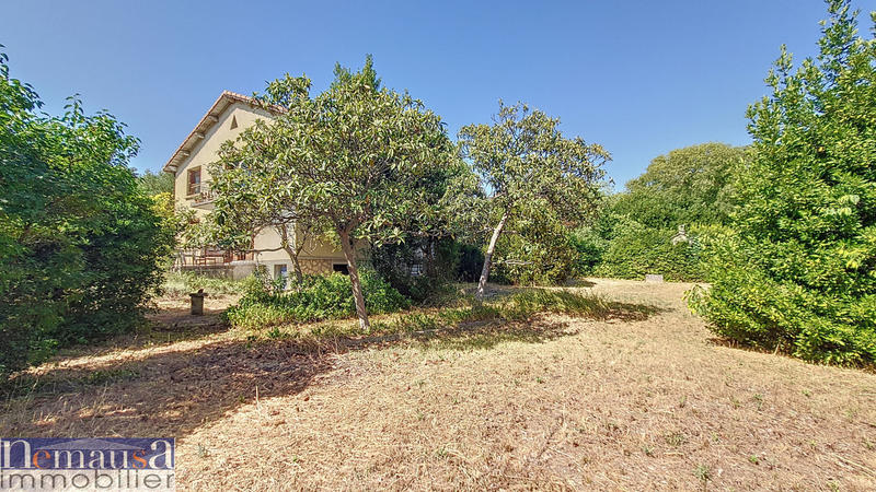 Villa - 239 m² - 9 pièces