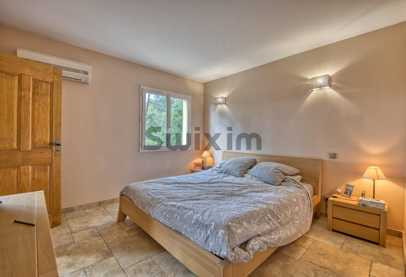 Villa - 200 m² - 7 pièces