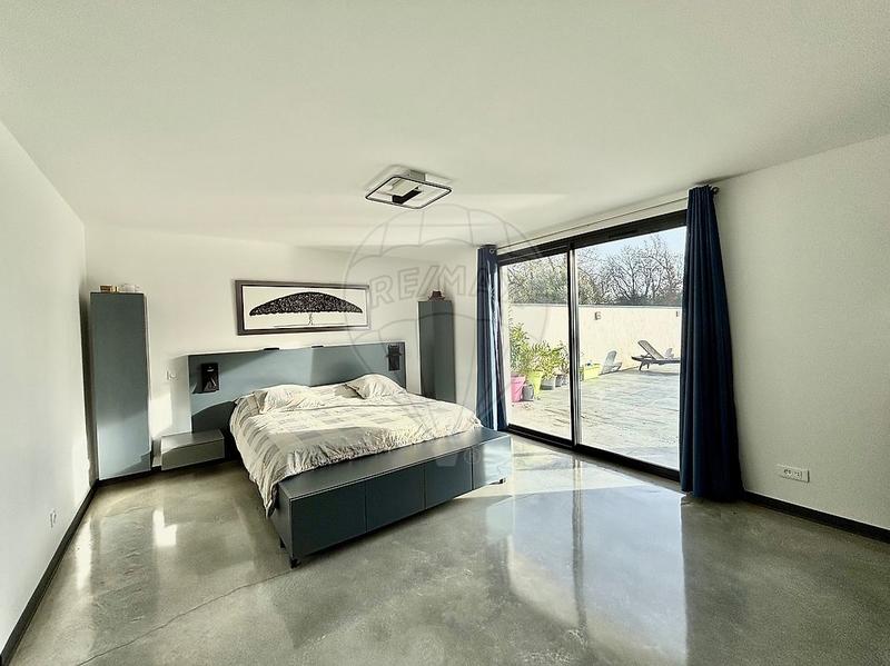 Maison - 262 m² - 6 pièces