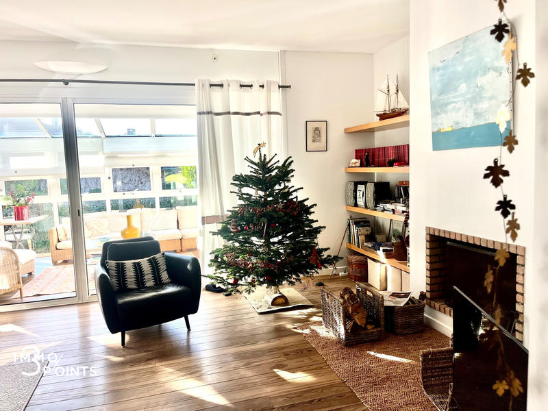 Villa - 275 m² - 16 pièces