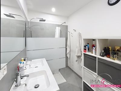 Appartement - 104 m² - 5 pièces