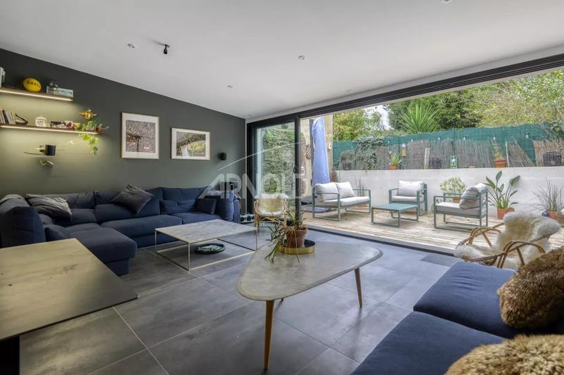 Maison - 140 m² - 5 pièces