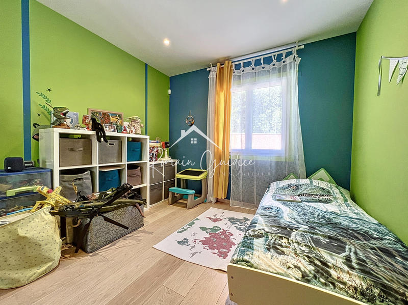 Villa - 198 m² - 6 pièces