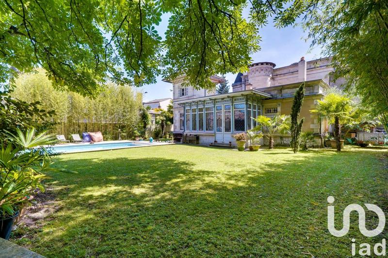 Maison - 306 m² - 9 pièces