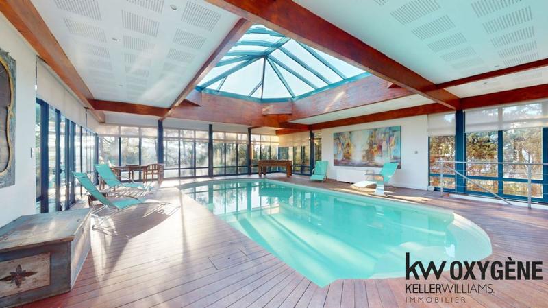 Propriété - 980 m²