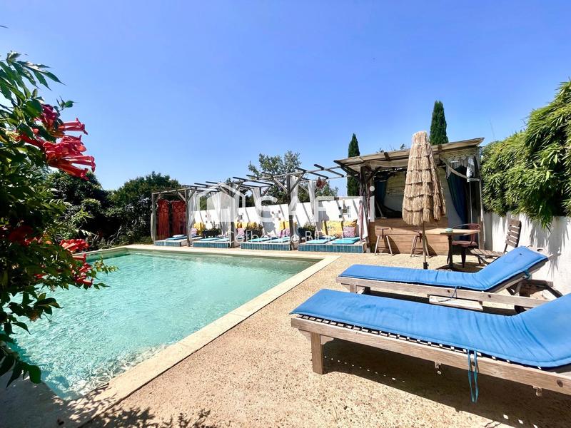 Maison - 575 m² - 21 pièces