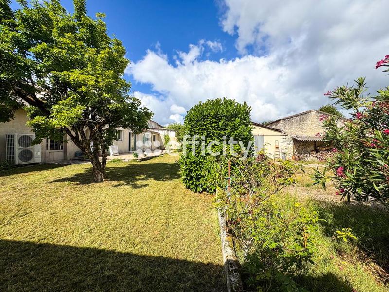 Maison - 280 m² - 7 pièces