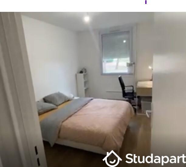 Chambre - 12 m² - 1 pièce