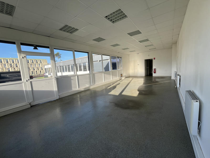 Local commercial - 244 m²