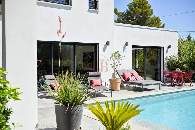 Villa - 184 m² - 5 pièces