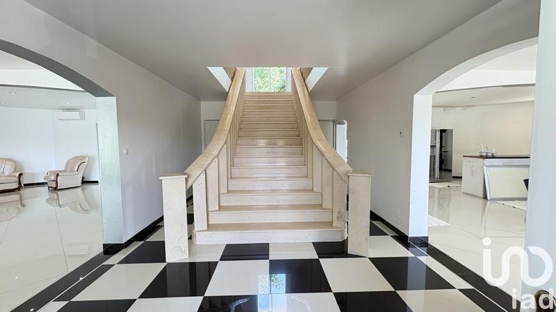 Maison - 265 m² - 6 pièces