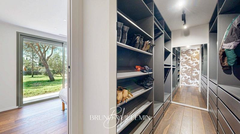 Villa - 389 m² - 11 pièces