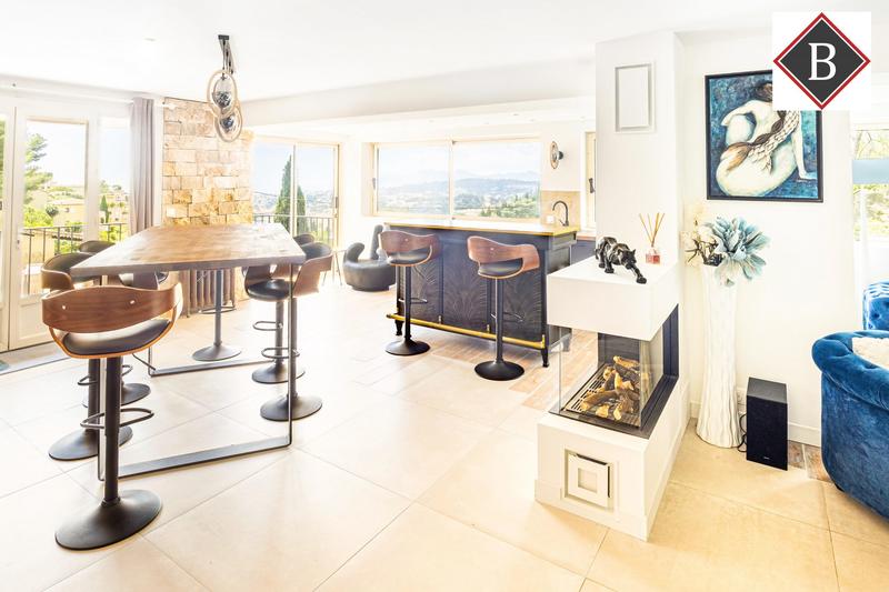 Maison - 227 m² - 5 pièces