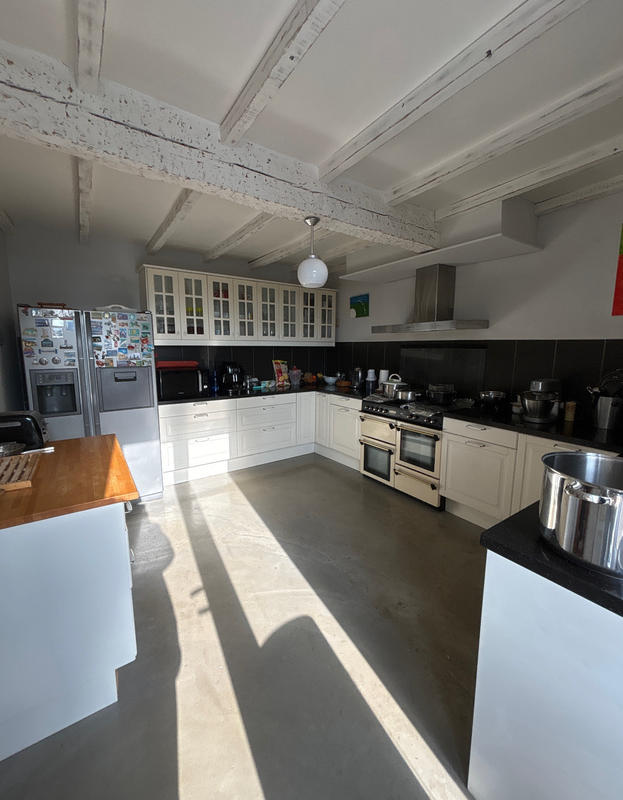 Propriété - 1 000 m² - 10 pièces