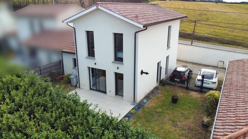 Maison - 95 m² - 5 pièces