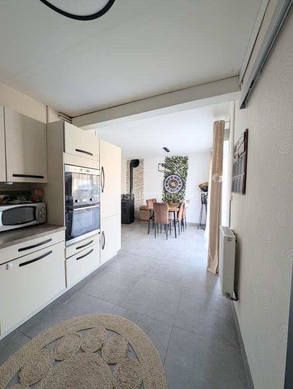 Maison traditionnelle - 90 m² - 4 pièces