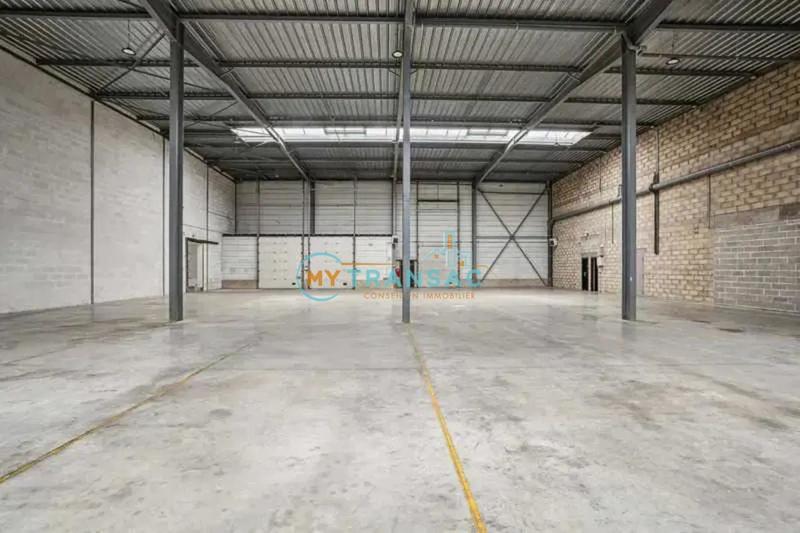 Entrepôt - 4 542 m²